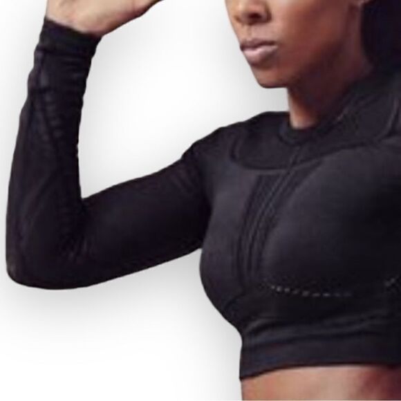 Fabletics Jaymee Cropped Mesh Cutout Long Sleeve Train Yoga Fitted Athletic Top - Picture 12 of 16